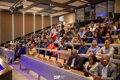 ISIF 2026 — Auditorium du Silikin Village comble à l'ouverture du forum