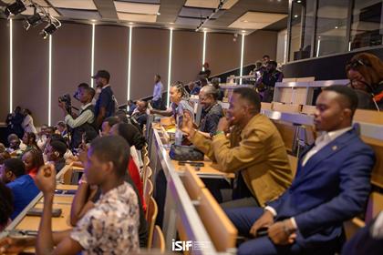 ISIF 2026 — Le public applaudit dans les gradins