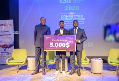 Remise du chèque de 5 000 $ au premier gagnant du Startup Challenge